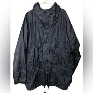 L.L. Bean Dark Navy Blue Men's XL Hooded Jacket with a Dark Green liner